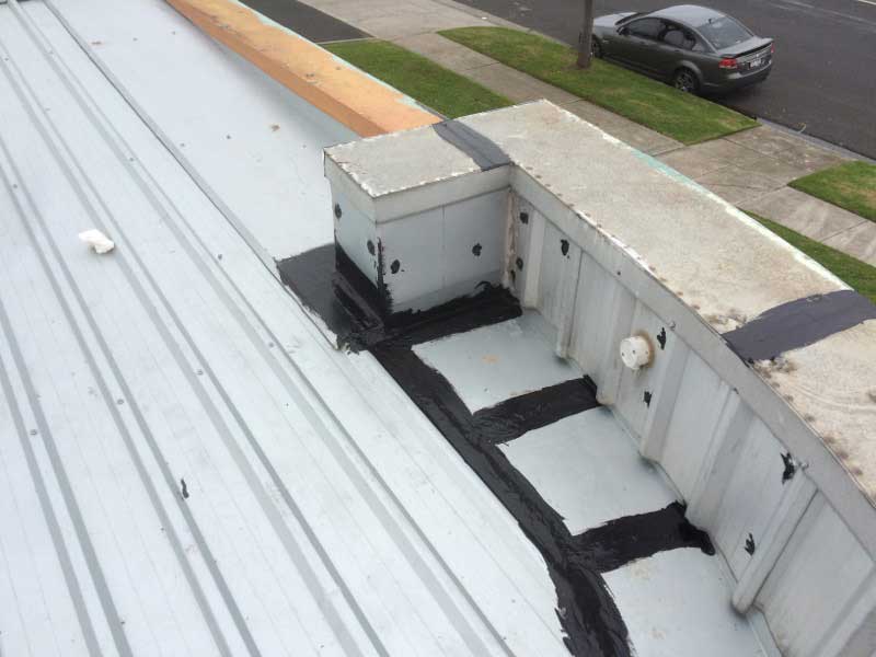 Commercial Roof Repairs – Common Causes of Leaks