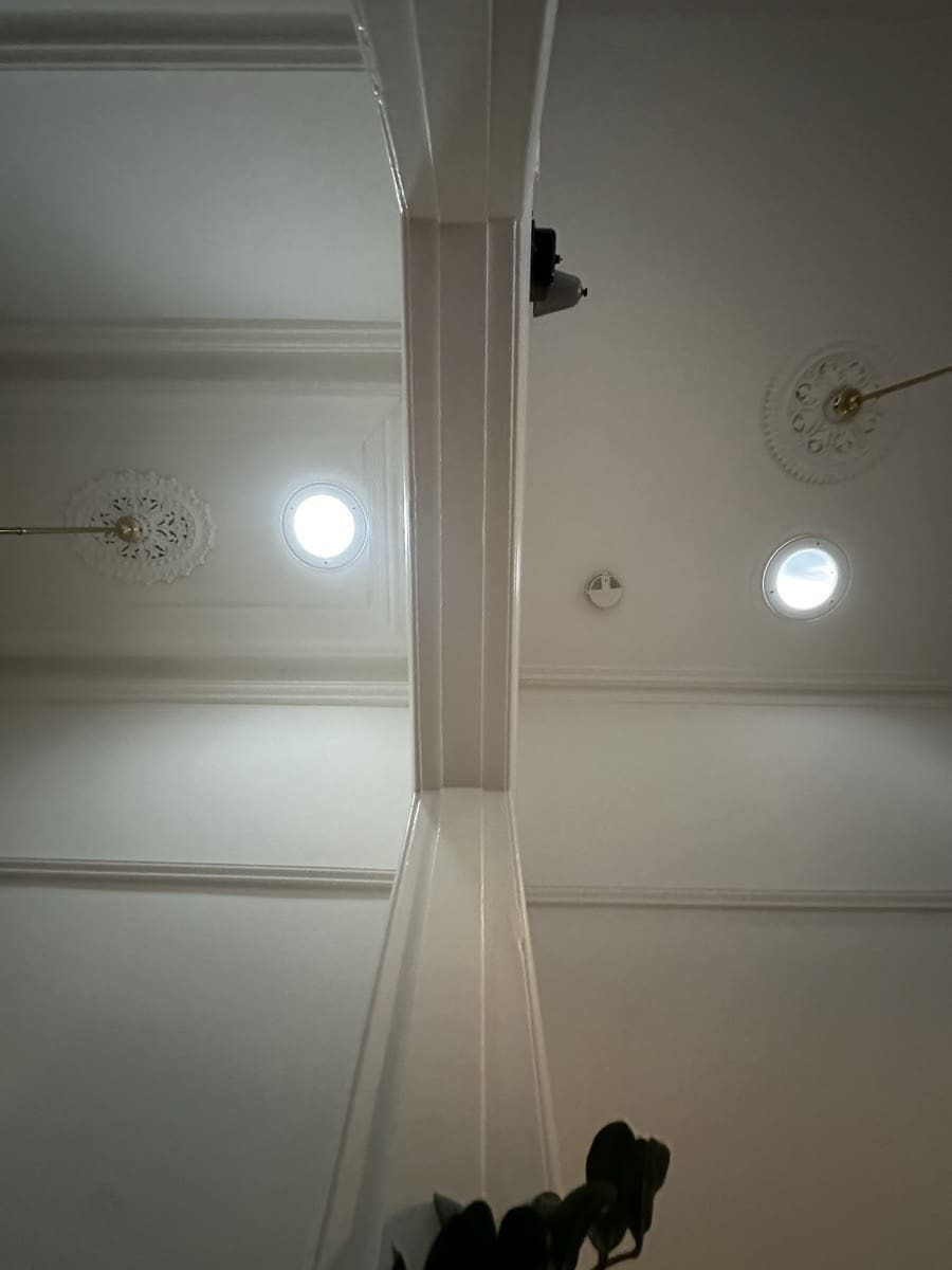 2_different_shade_of_light_due_to_2_different_shafts_